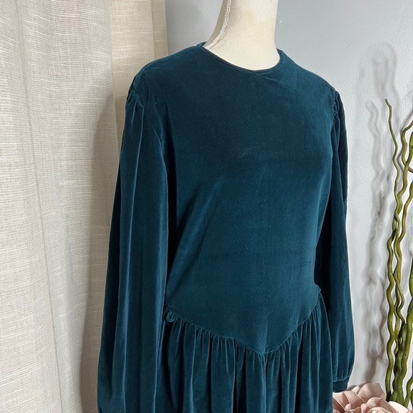 80s Vintage Norman Shirtmakers Green Velvet Dress A Line Pleated Women's Size 12 - Picture 3 of 15